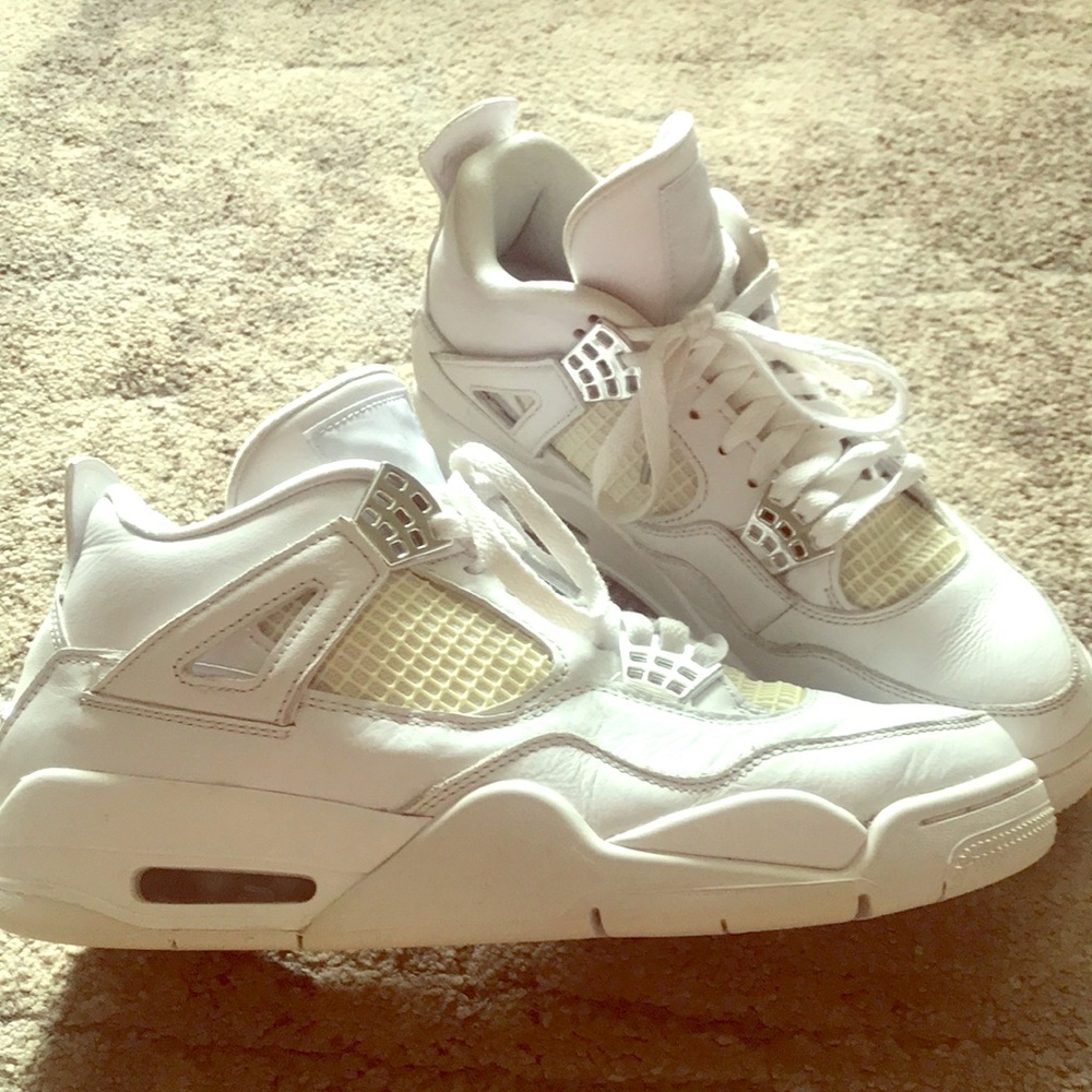 Jordan pure moneys size 9